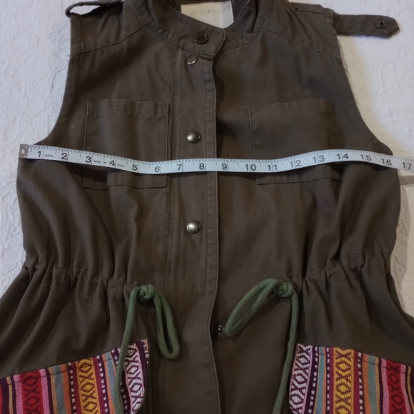 Army Green Vest in size SM - Picture 13 of 13